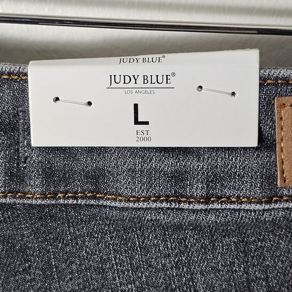 Judy Blue Shorts Grey Denim Size Large Cactus Embroidered‎ High Rise NWT Stretch - Picture 10 of 16